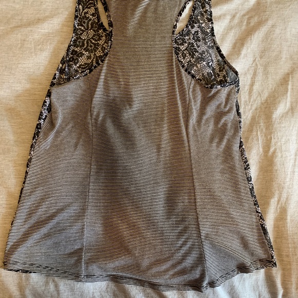 American Rag Tank - Picture 2 of 3